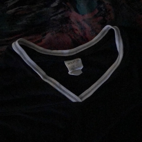 PINK V-neck tee Small - Picture 4 of 5